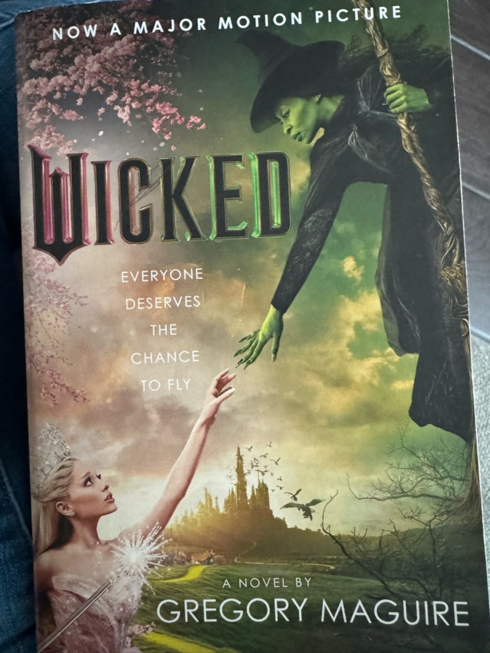 Wicked by Gregory Maguire - Green & Gold Book Cover